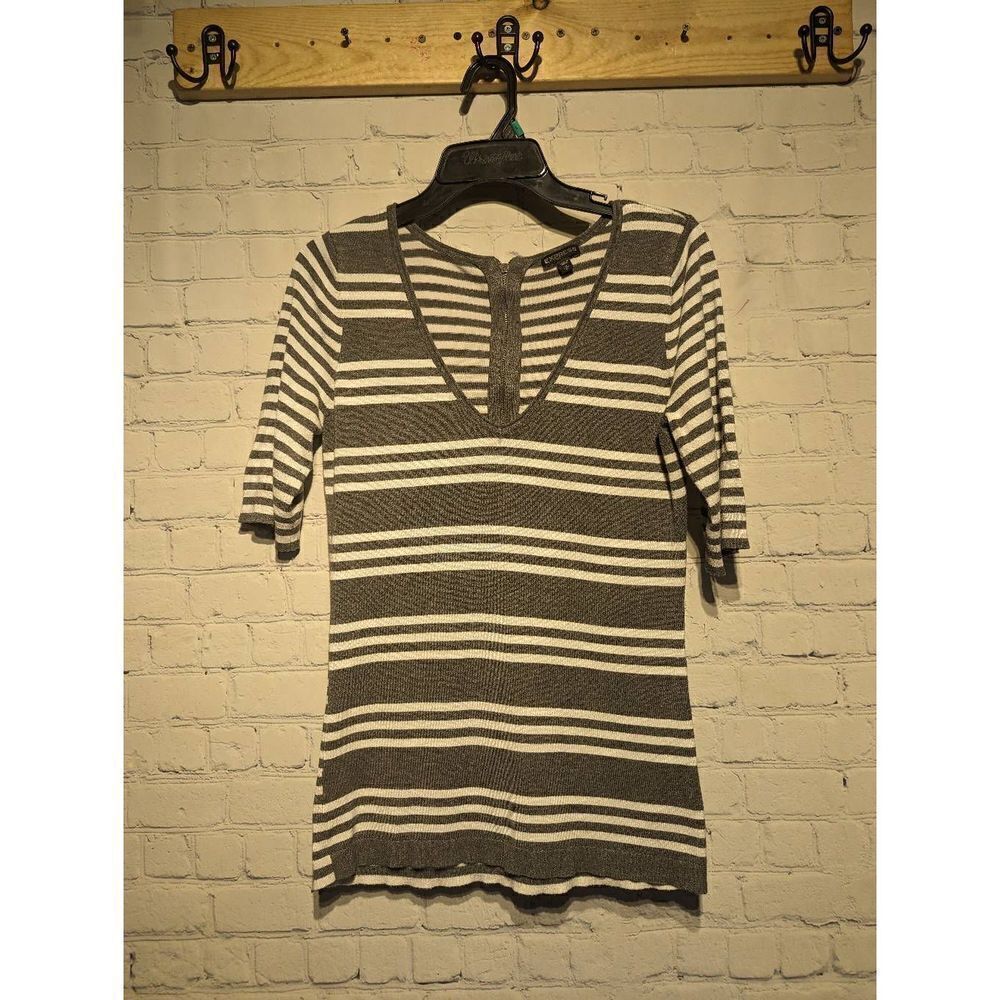 😊 Express knit top size medium